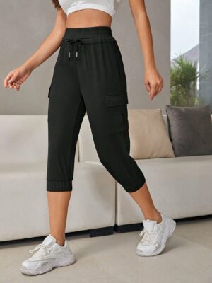 Drawstring Waist Flap Pocket Capri Sports Pants